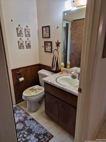 8020 W Dixon, Somerset, TX 78069