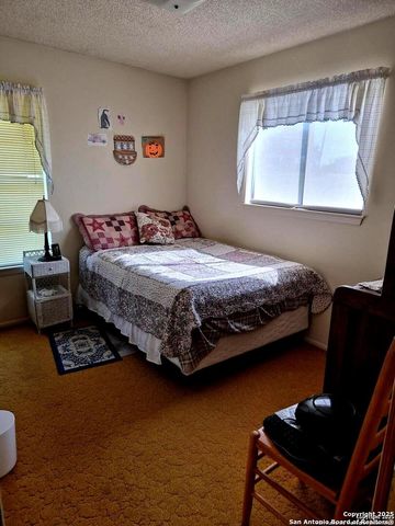 8020 W Dixon, Somerset, TX 78069