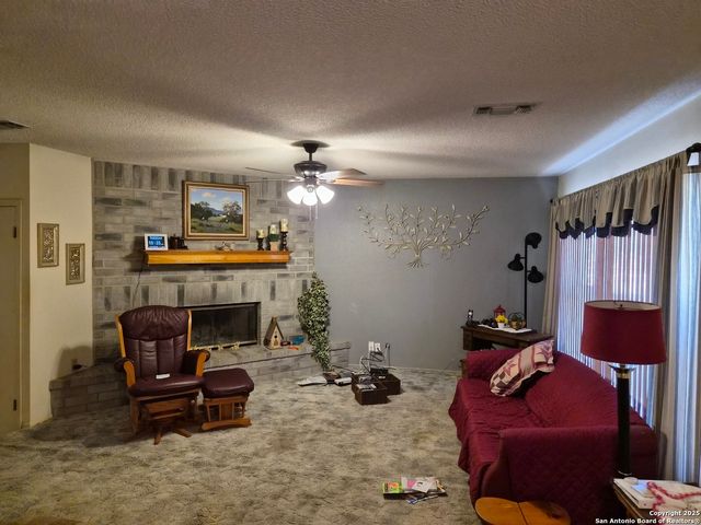 8020 W Dixon, Somerset, TX 78069