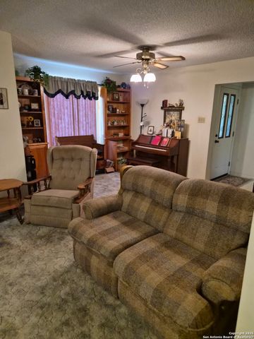 8020 W Dixon, Somerset, TX 78069