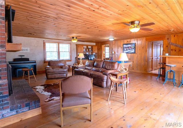 14225 Highway 68 South, St James, MO 65559