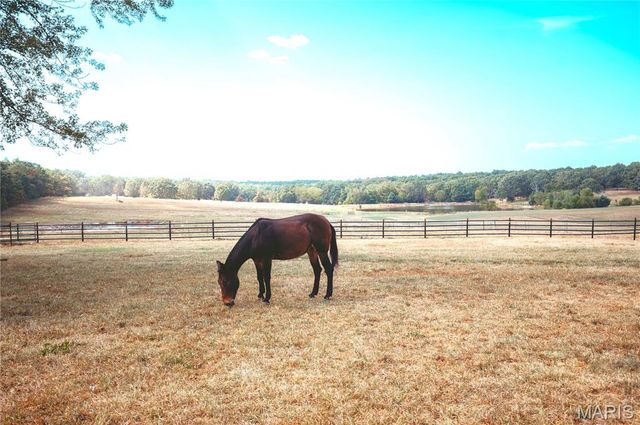 14225 Highway 68 South, St James, MO 65559