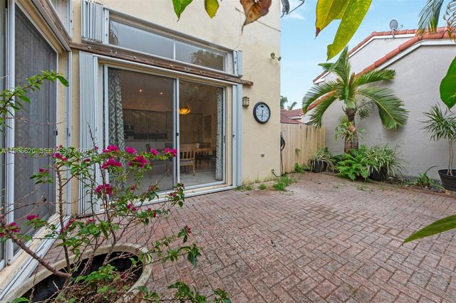1104 Redwood Street, Hollywood, FL 33019