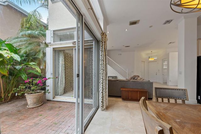1104 Redwood Street, Hollywood, FL 33019