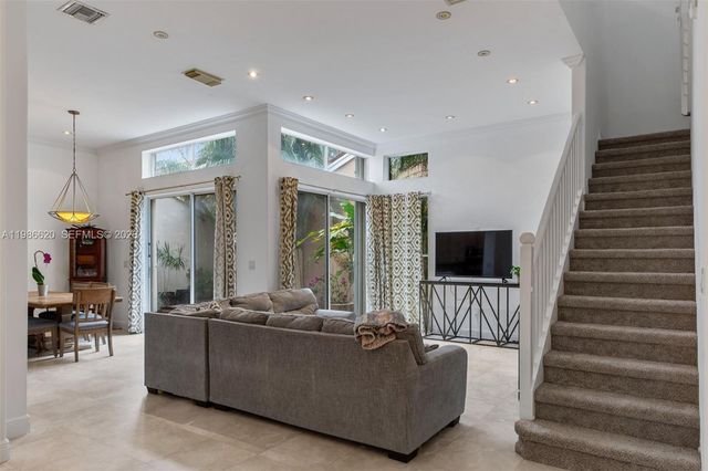 1104 Redwood Street, Hollywood, FL 33019