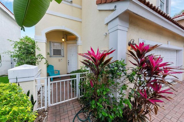 1104 Redwood Street, Hollywood, FL 33019