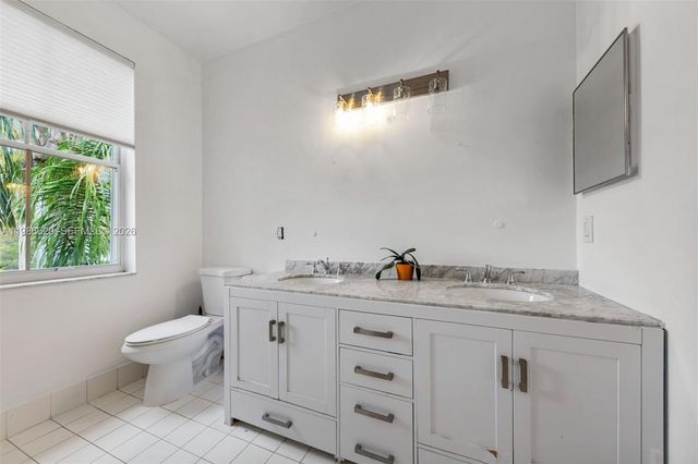 1104 Redwood Street, Hollywood, FL 33019