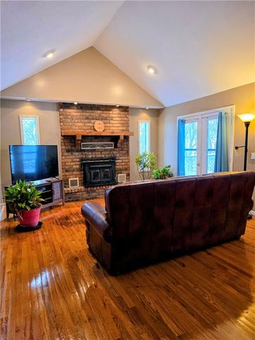 1818 Hilltop Drive, Country Club, MO 64505