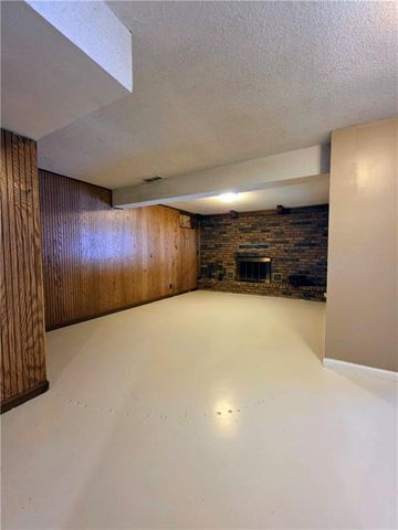 1818 Hilltop Drive, Country Club, MO 64505