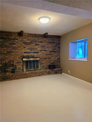 1818 Hilltop Drive, Country Club, MO 64505