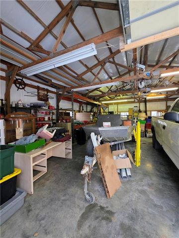 1818 Hilltop Drive, Country Club, MO 64505