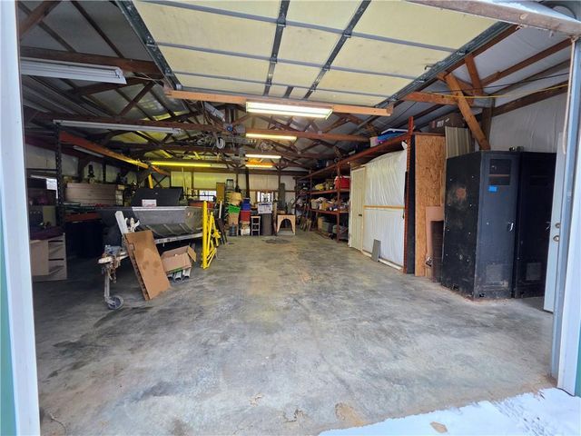 1818 Hilltop Drive, Country Club, MO 64505