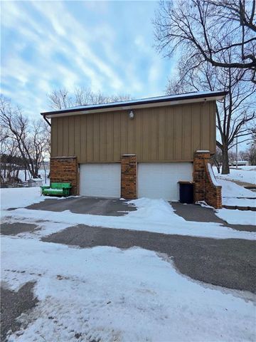 1818 Hilltop Drive, Country Club, MO 64505