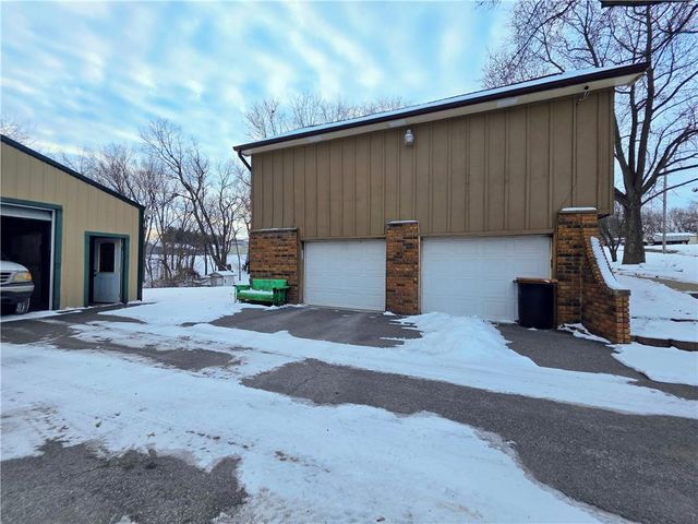 1818 Hilltop Drive, Country Club, MO 64505