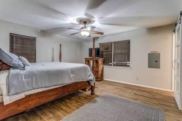 2221 N Mill Street, Lewisville, TX 75057