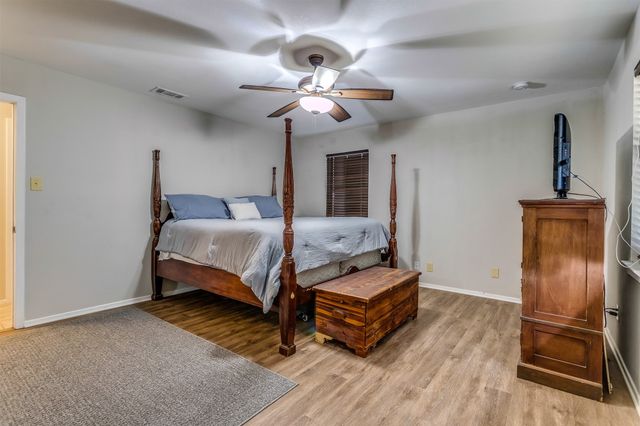 2221 N Mill Street, Lewisville, TX 75057