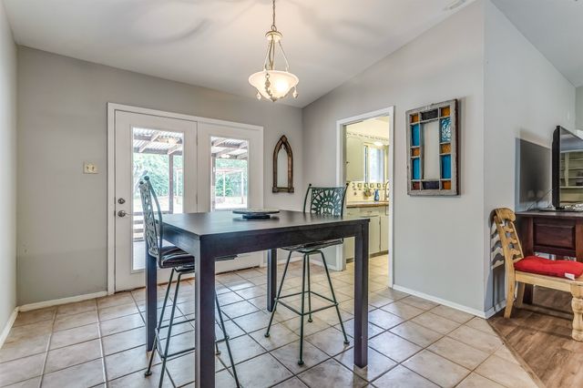 2221 N Mill Street, Lewisville, TX 75057