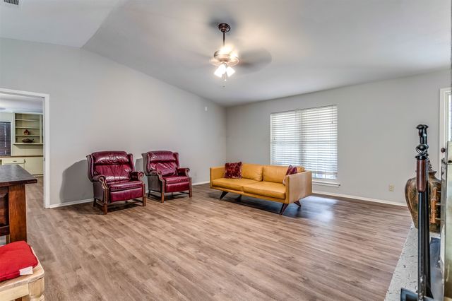 2221 N Mill Street, Lewisville, TX 75057