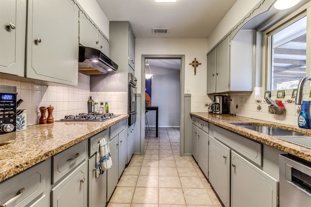 2221 N Mill Street, Lewisville, TX 75057