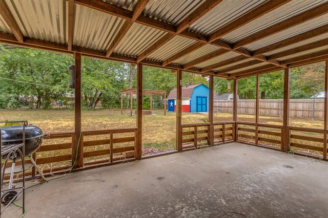 2221 N Mill Street, Lewisville, TX 75057