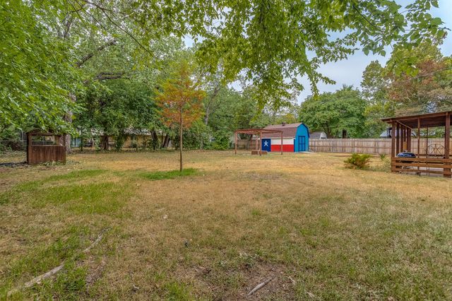 2221 N Mill Street, Lewisville, TX 75057