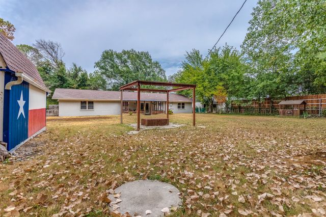 2221 N Mill Street, Lewisville, TX 75057