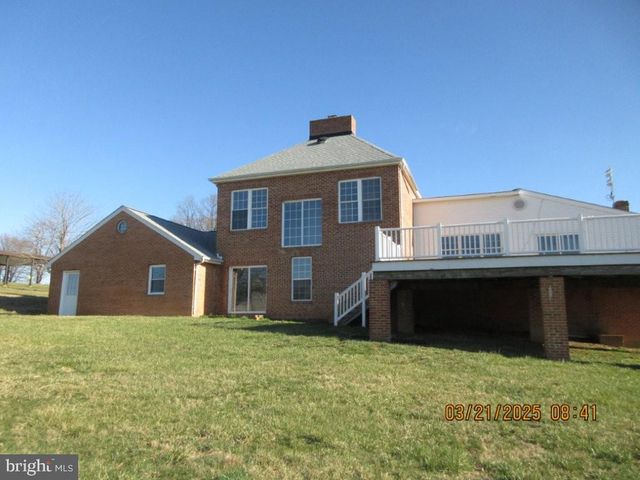 6611 STELTZ RD, Glen Rock, PA 17327