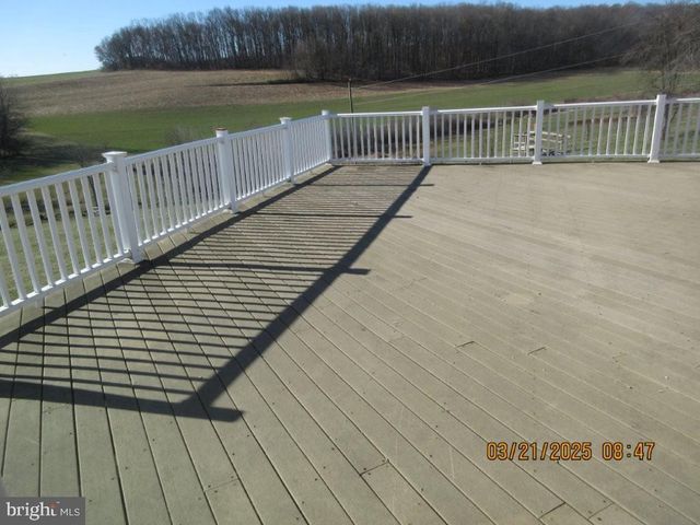 6611 STELTZ RD, Glen Rock, PA 17327