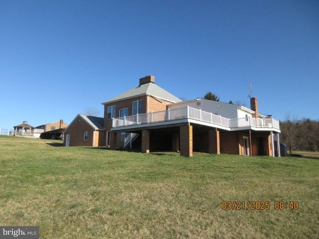 6611 STELTZ RD, Glen Rock, PA 17327