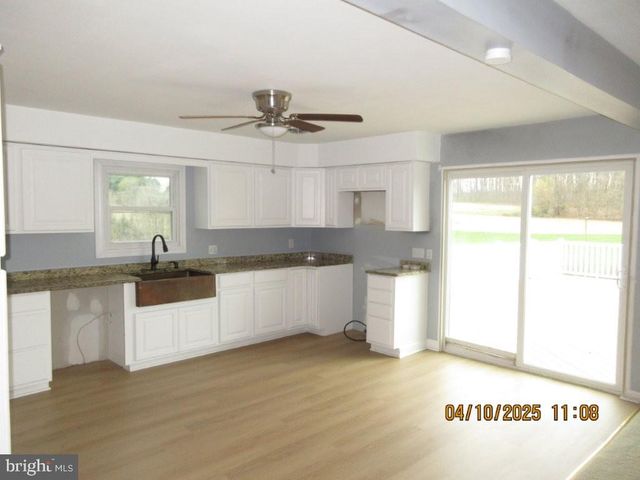 6611 STELTZ RD, Glen Rock, PA 17327