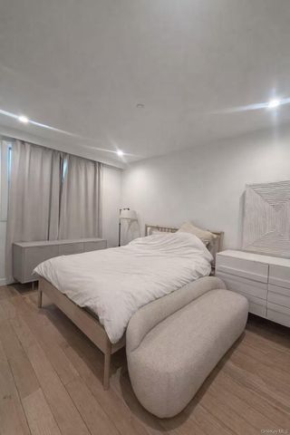 141-26 Northern Boulevard 10B, Flushing, NY 11354