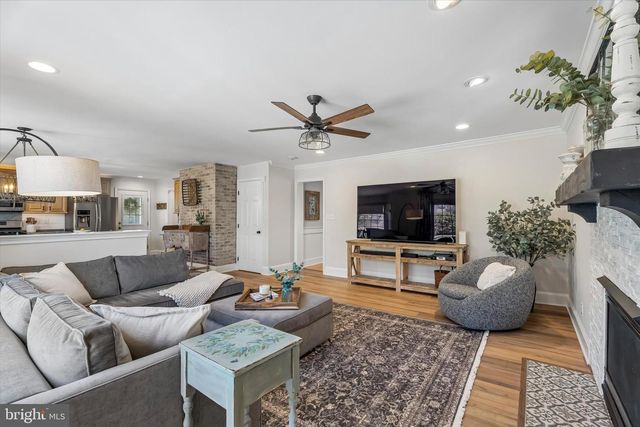 649 GLENDALE RD, Havertown, PA 19083