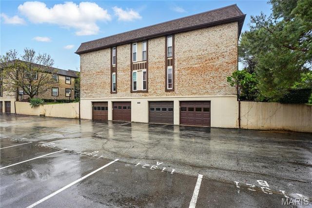 11921 Villa Dorado Drive A, St Louis, MO 63146