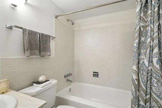 11921 Villa Dorado Drive A, St Louis, MO 63146