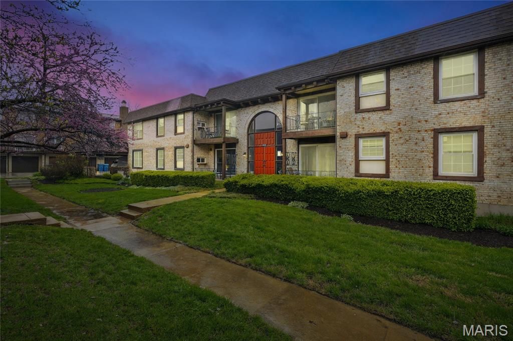 11921 Villa Dorado Drive A, St Louis, MO 63146