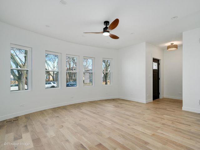 6578 N Onarga Avenue, Chicago, IL 60631