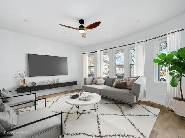 6578 N Onarga Avenue, Chicago, IL 60631