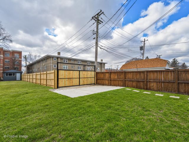6578 N Onarga Avenue, Chicago, IL 60631