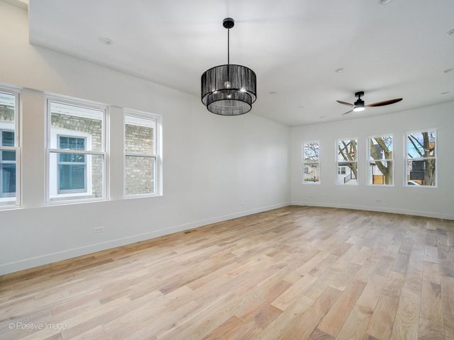 6578 N Onarga Avenue, Chicago, IL 60631