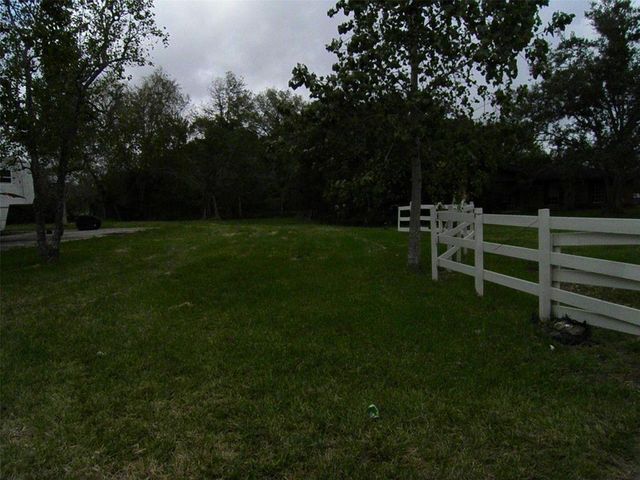 12617 Sunset Circle, Santa Fe, TX 77510
