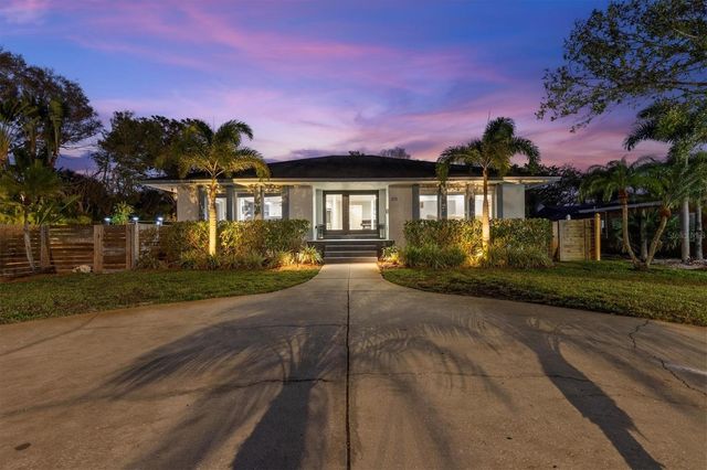 670 SUNSET DRIVE S, St Petersburg, FL 33707