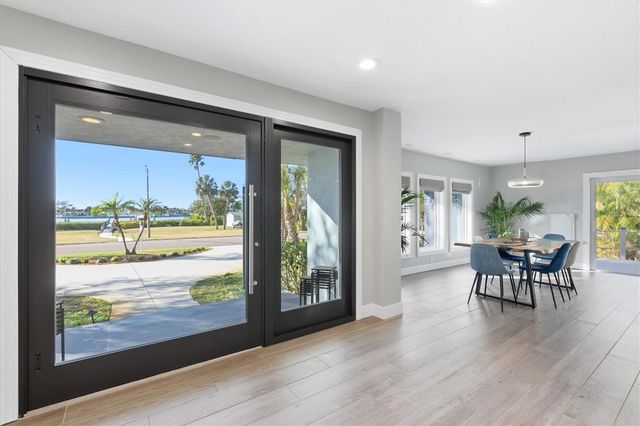 670 SUNSET DRIVE S, St Petersburg, FL 33707