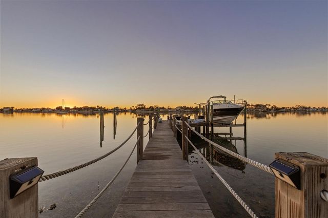 670 SUNSET DRIVE S, St Petersburg, FL 33707