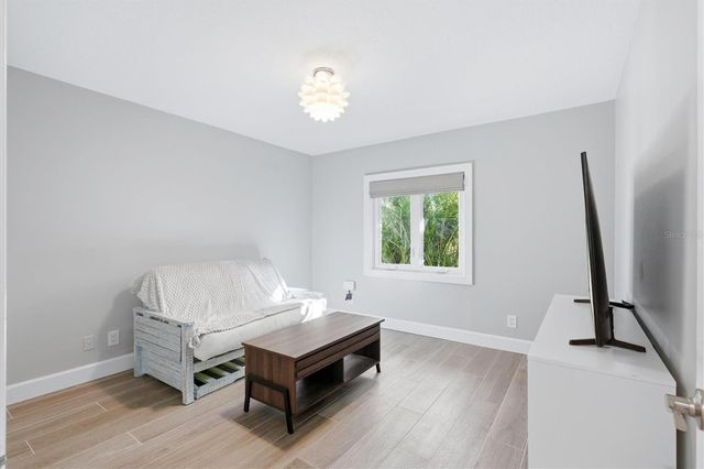 670 SUNSET DRIVE S, St Petersburg, FL 33707