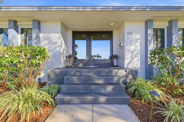 670 SUNSET DRIVE S, St Petersburg, FL 33707