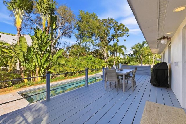 670 SUNSET DRIVE S, St Petersburg, FL 33707