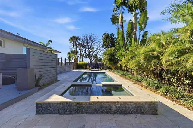 670 SUNSET DRIVE S, St Petersburg, FL 33707