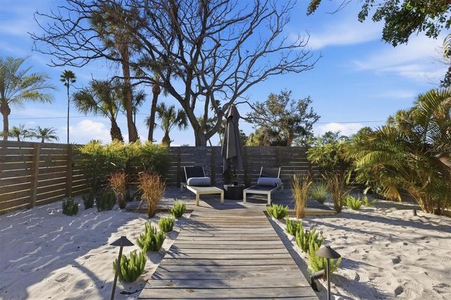 670 SUNSET DRIVE S, St Petersburg, FL 33707