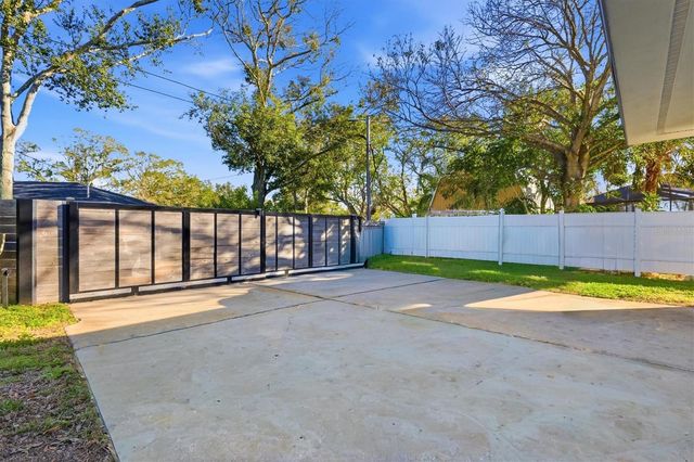 670 SUNSET DRIVE S, St Petersburg, FL 33707