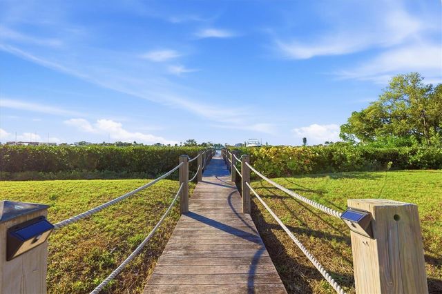 670 SUNSET DRIVE S, St Petersburg, FL 33707